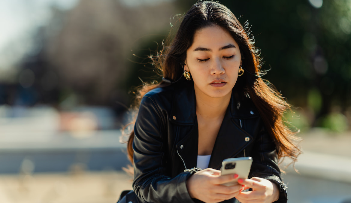 Why Being Left on 'Delivered' Is Just as Terrible as Bein... | theSkimm